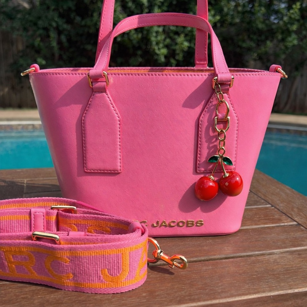 Marc Jacobs Small Saffiano Leather Tote Candy Pink w/ Branded Strap 🩷🧡